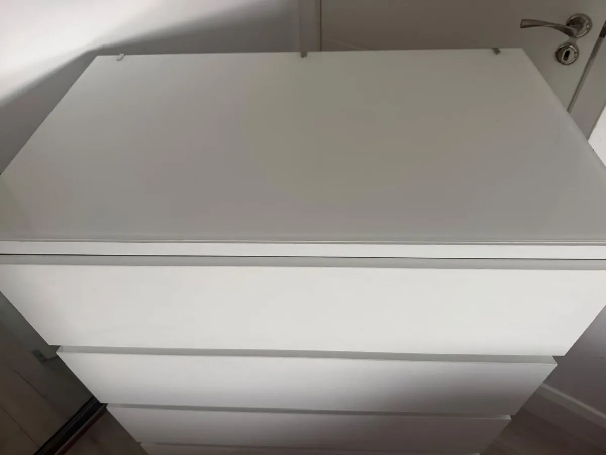 Ikeam malm chest 4 drawers 80x100cm  and glass top - Image 4