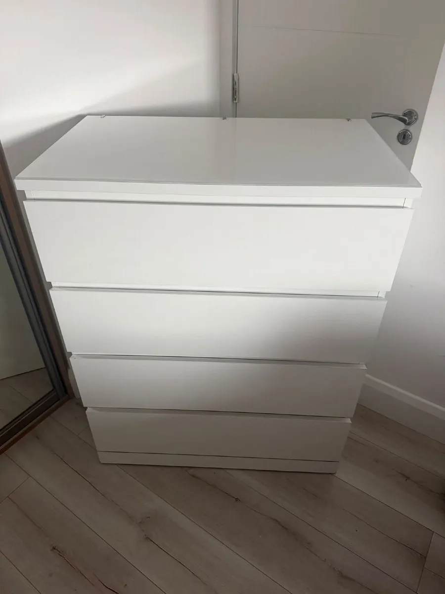 Ikeam malm chest 4 drawers 80x100cm  and glass top - Image 1