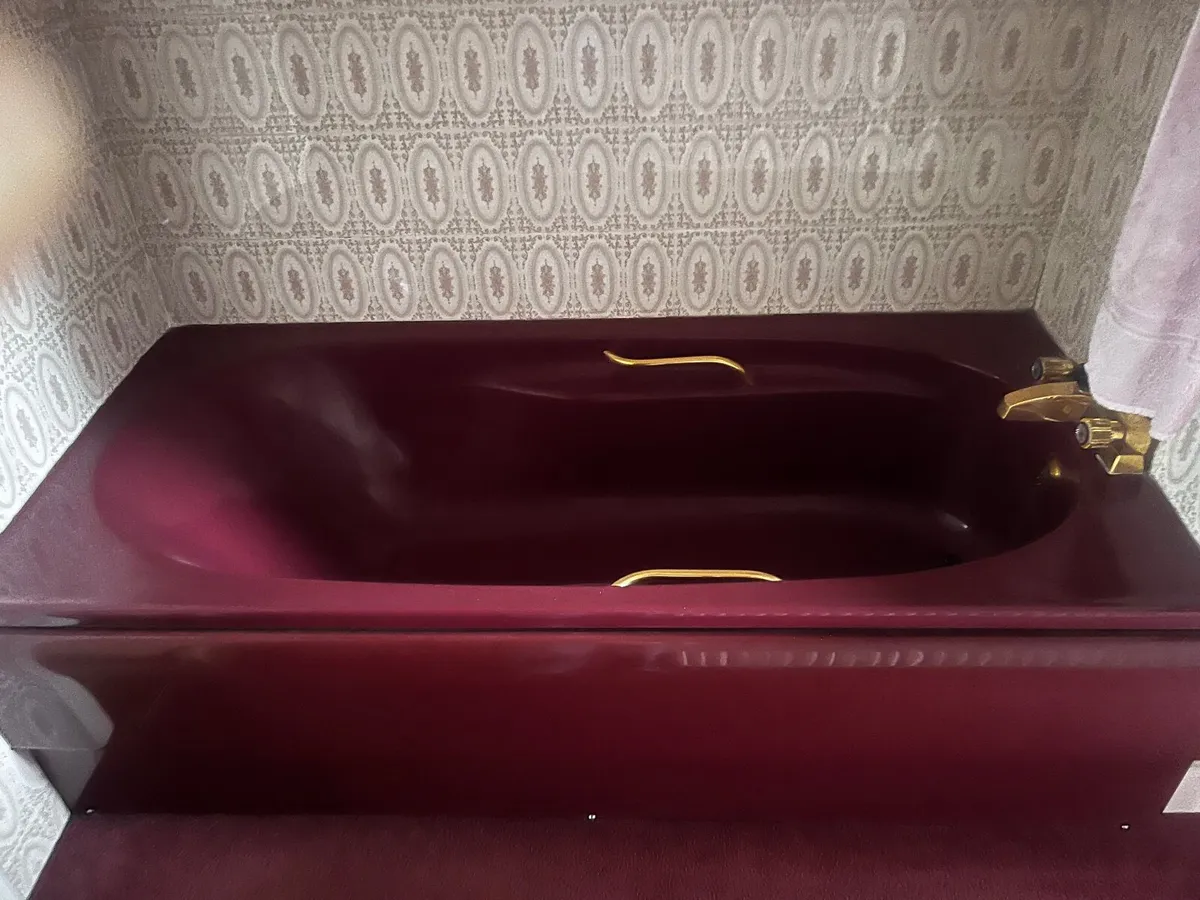 Antique Retro Bathroom - Image 1