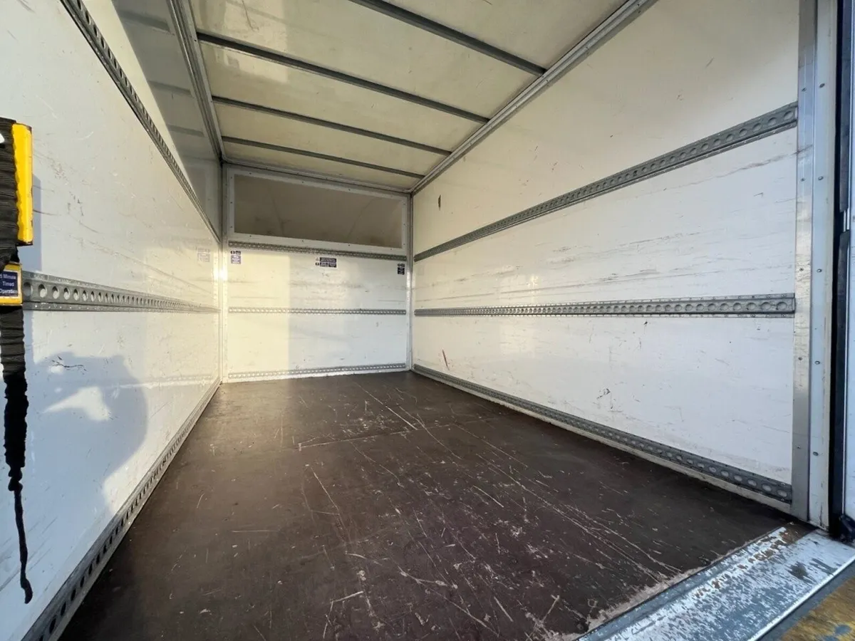 2022 Ford Transit Luton Box Van - Image 3