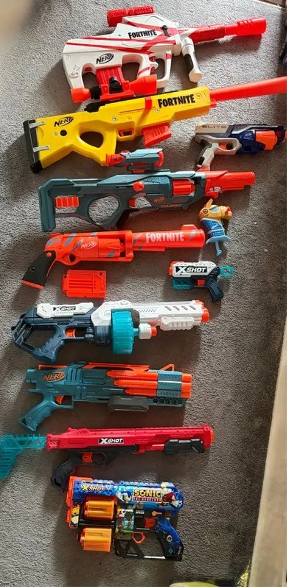 Nerf guns bundle with bullets and vest - Image 1