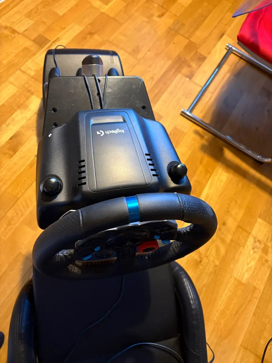 Sim Racing Wheel, Pedals & Seat - Image 3
