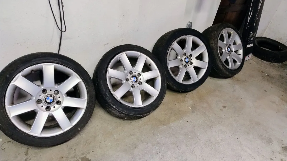 Genuine BMW 17" Alloys - Image 1