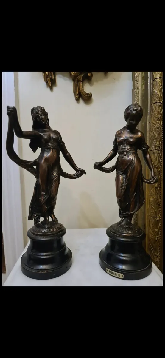Pair of antique french bronze statues - Image 1