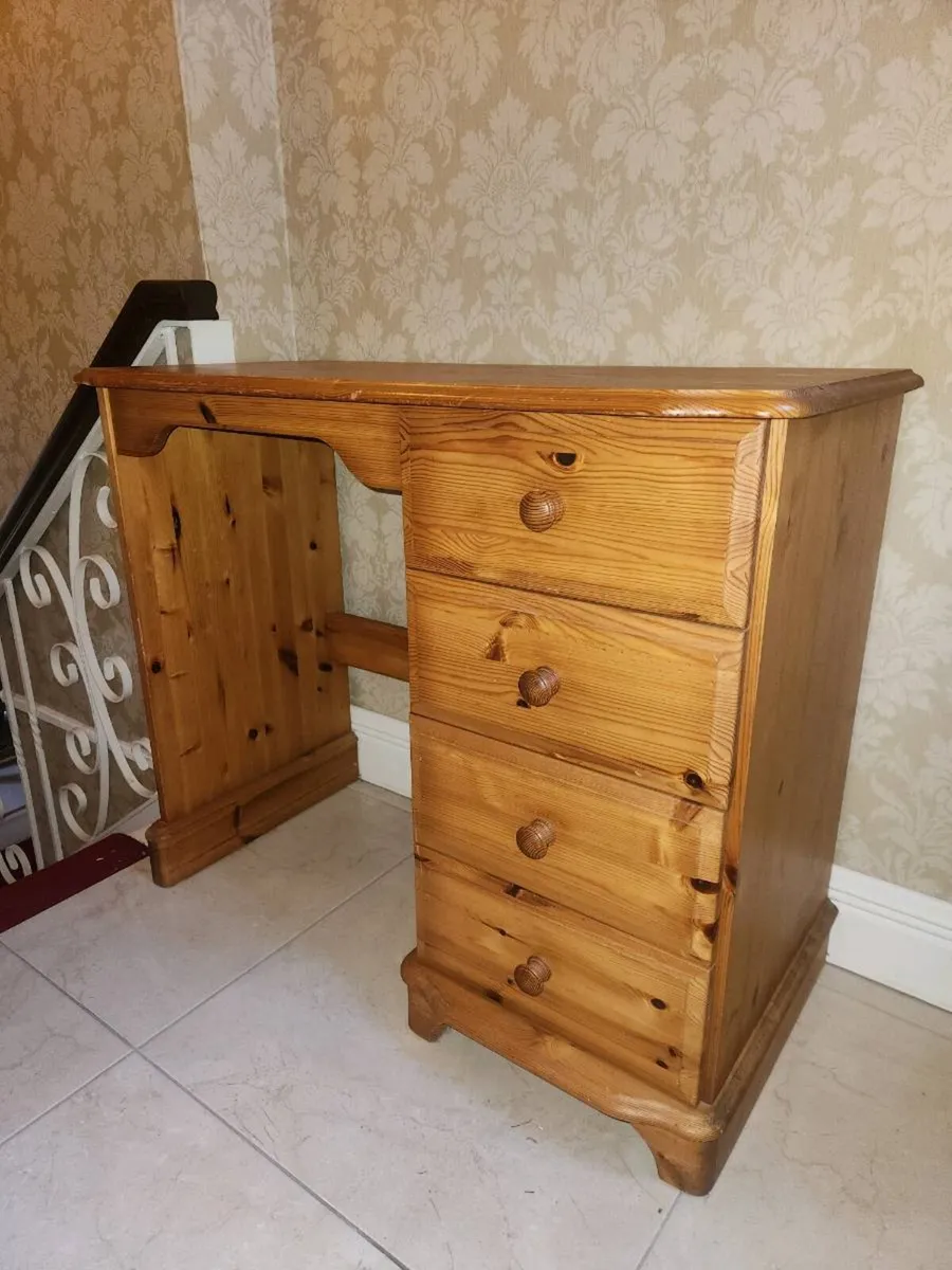 Dresser - Image 1