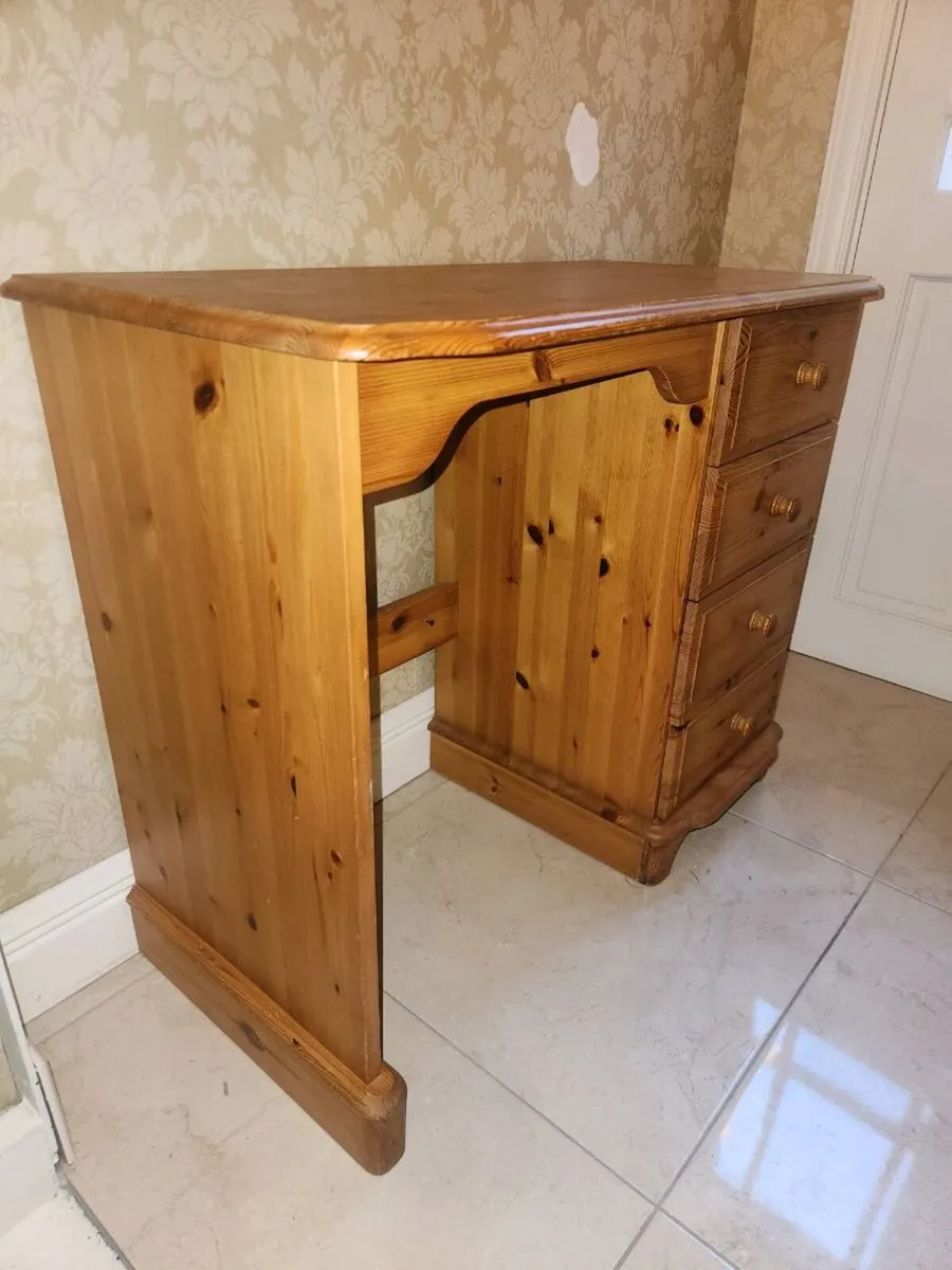 Dresser - Image 3