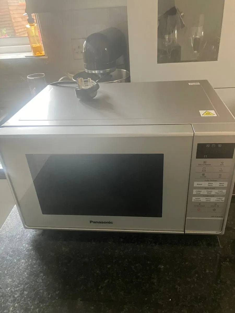 Microwave oven Panasonic 800 with Grill - Image 2
