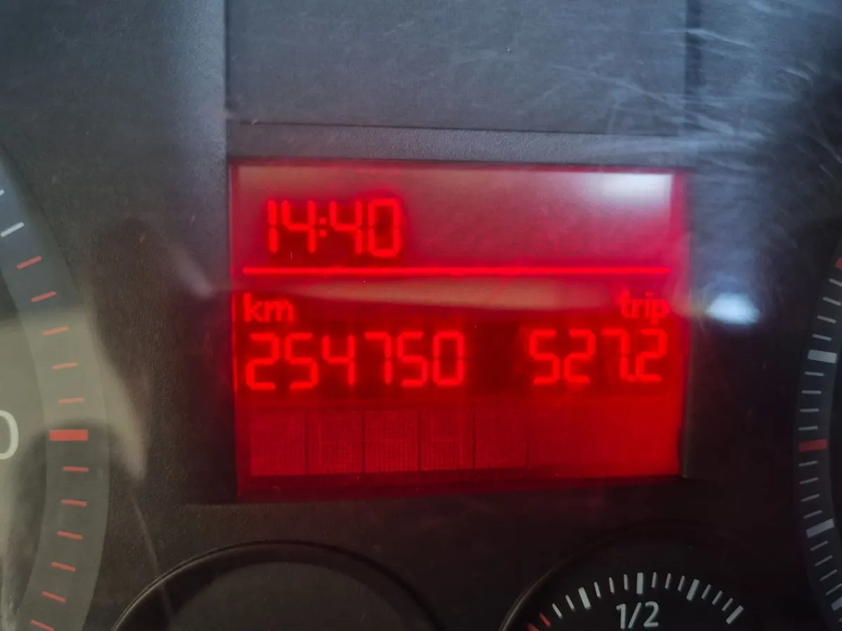 Volkswagen Caddy 2008 - Image 4