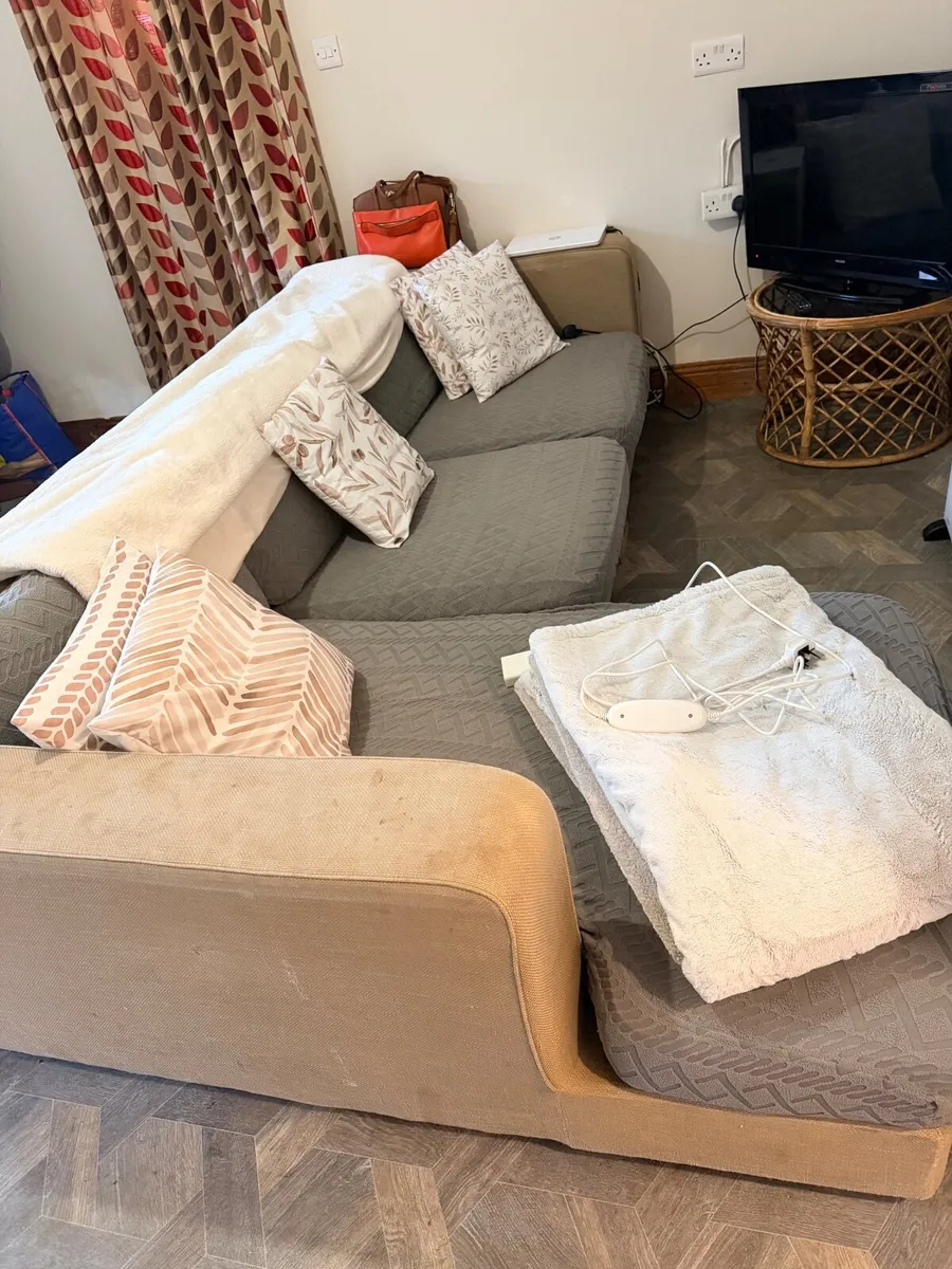 Couch - Image 2