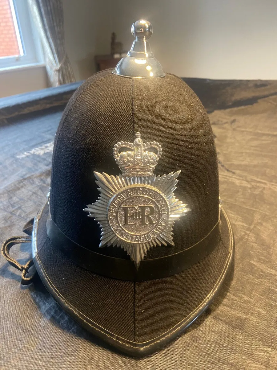 Police helmet - Image 2