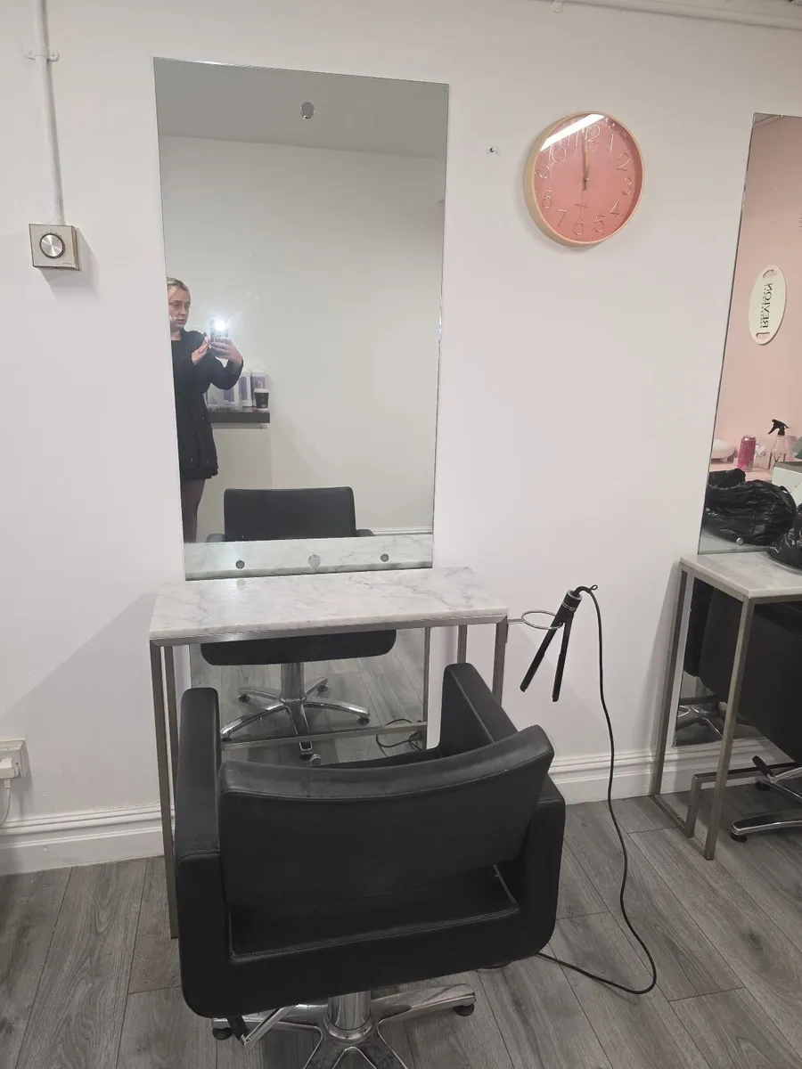 Salon furniture - Image 1