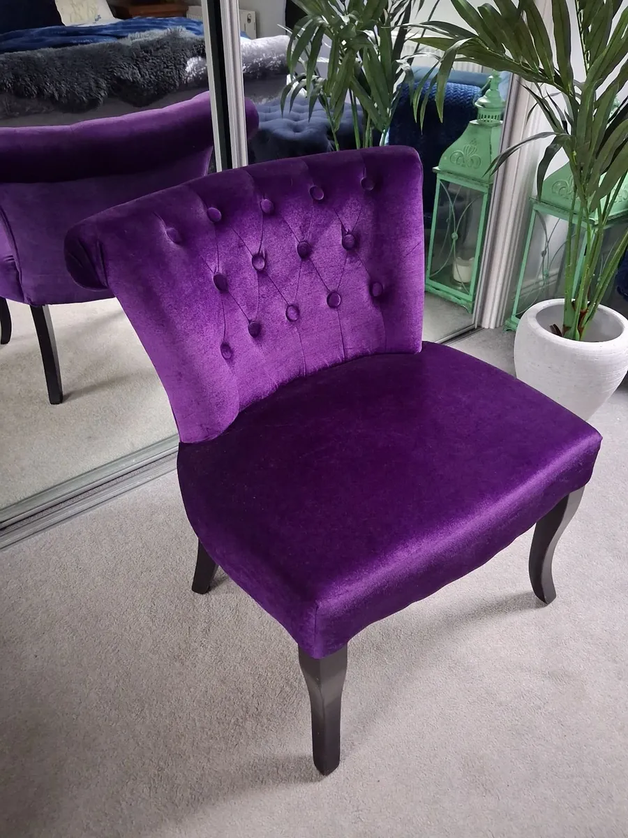 Purple Velvet accent chair - Image 1