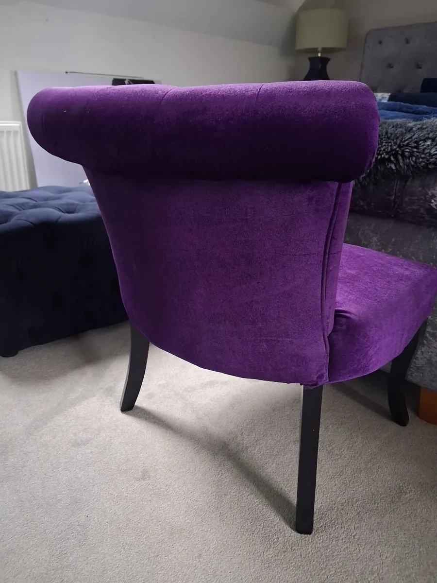 Purple Velvet accent chair - Image 3