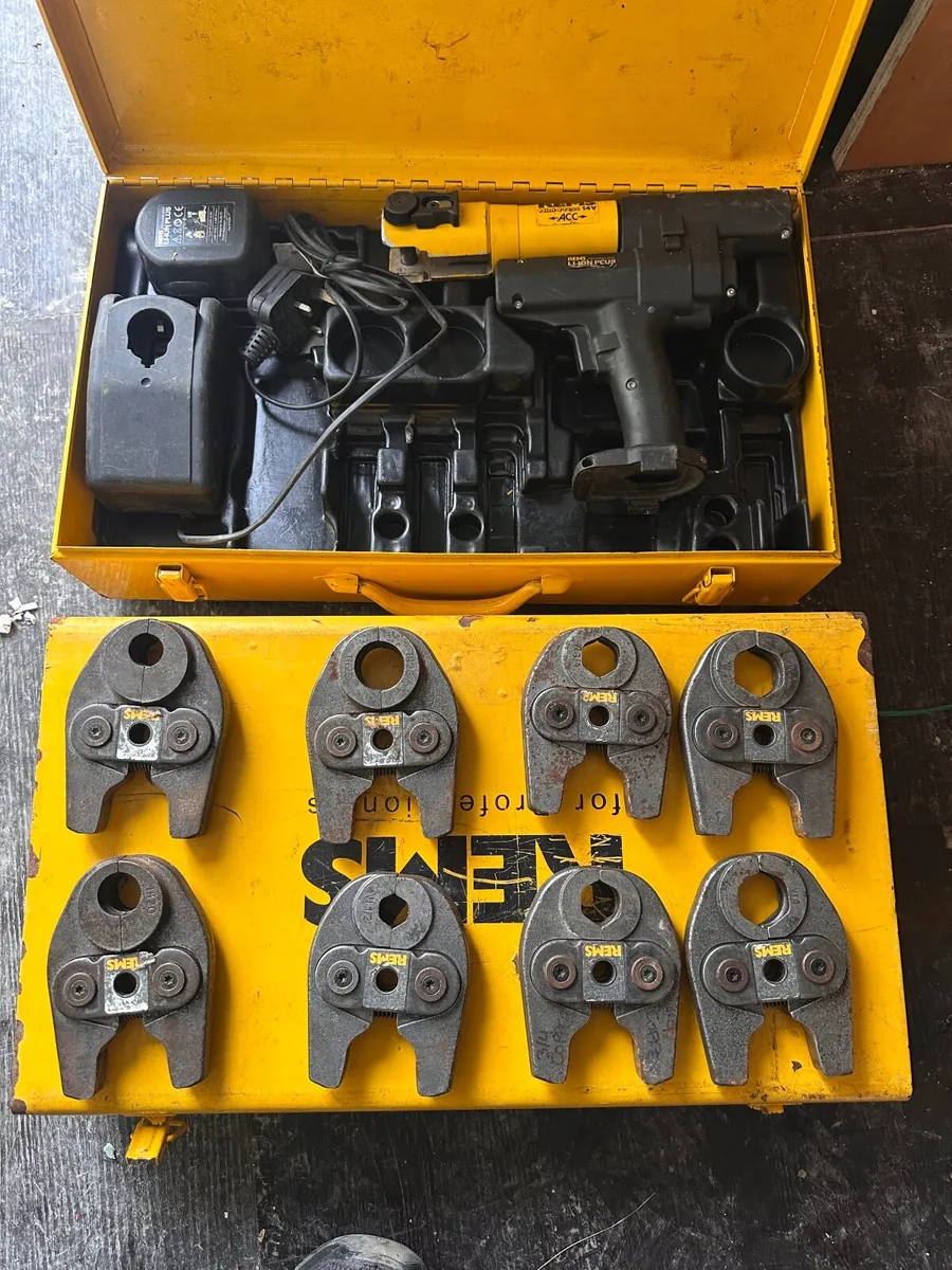 Plumbing Crimp gun - Image 1