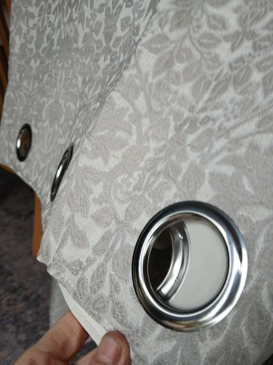Curtains - Image 3