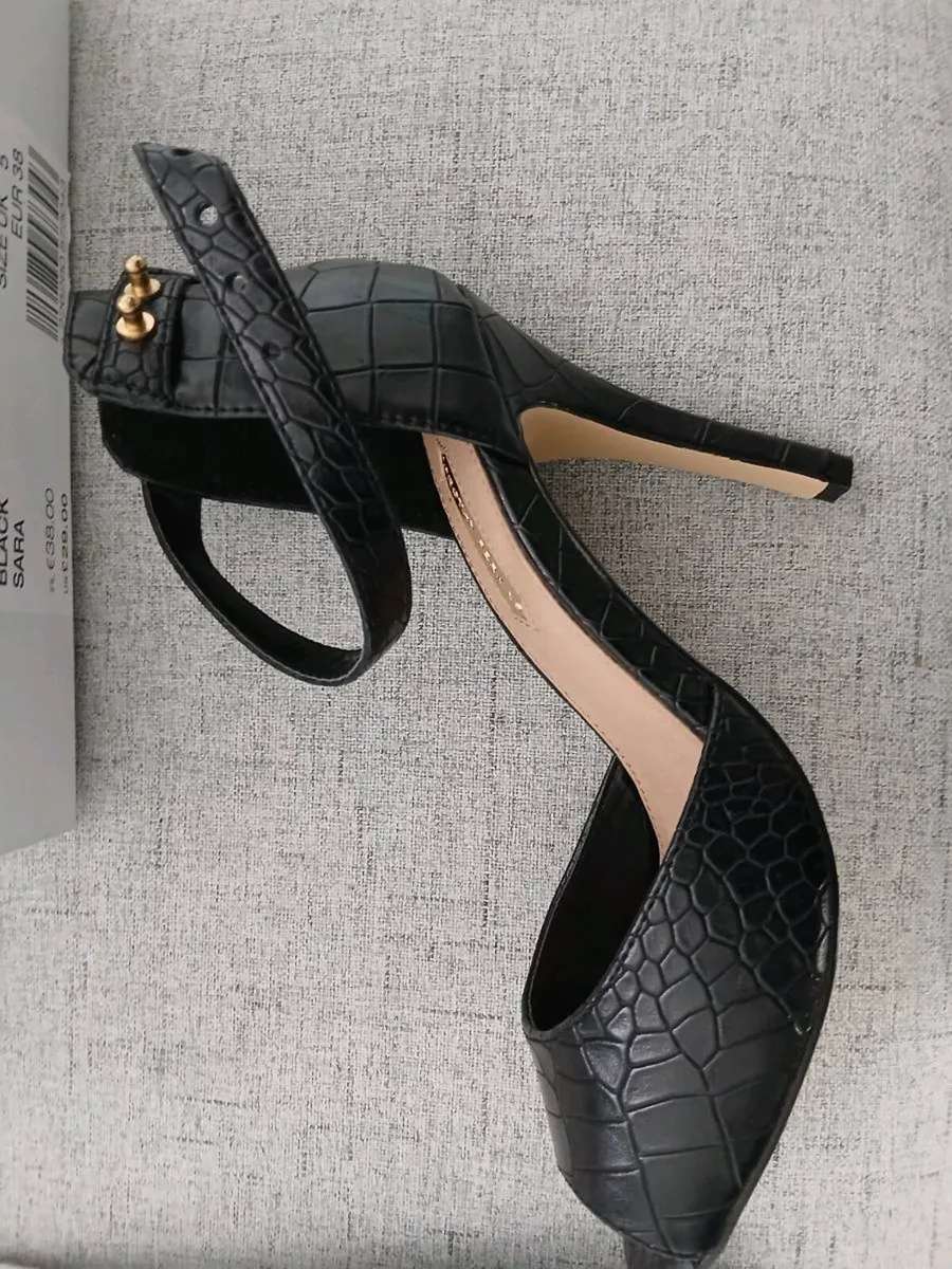 Brand new shoes - Image 2