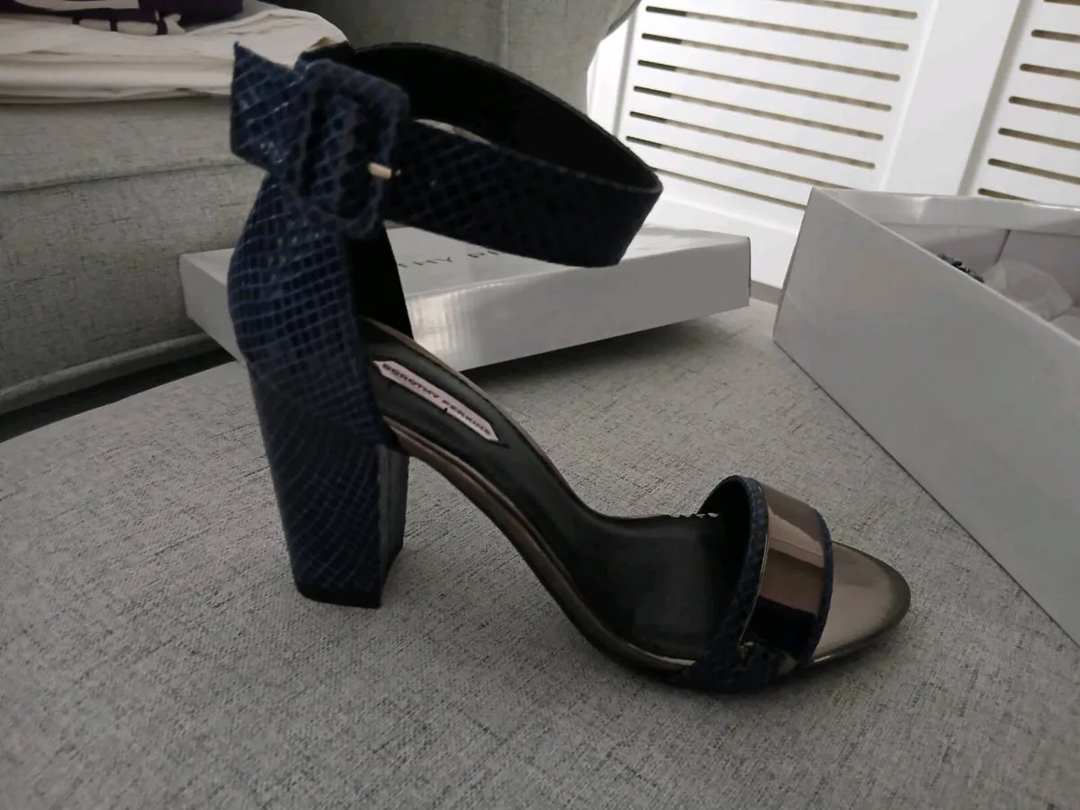 Shoes - Image 3