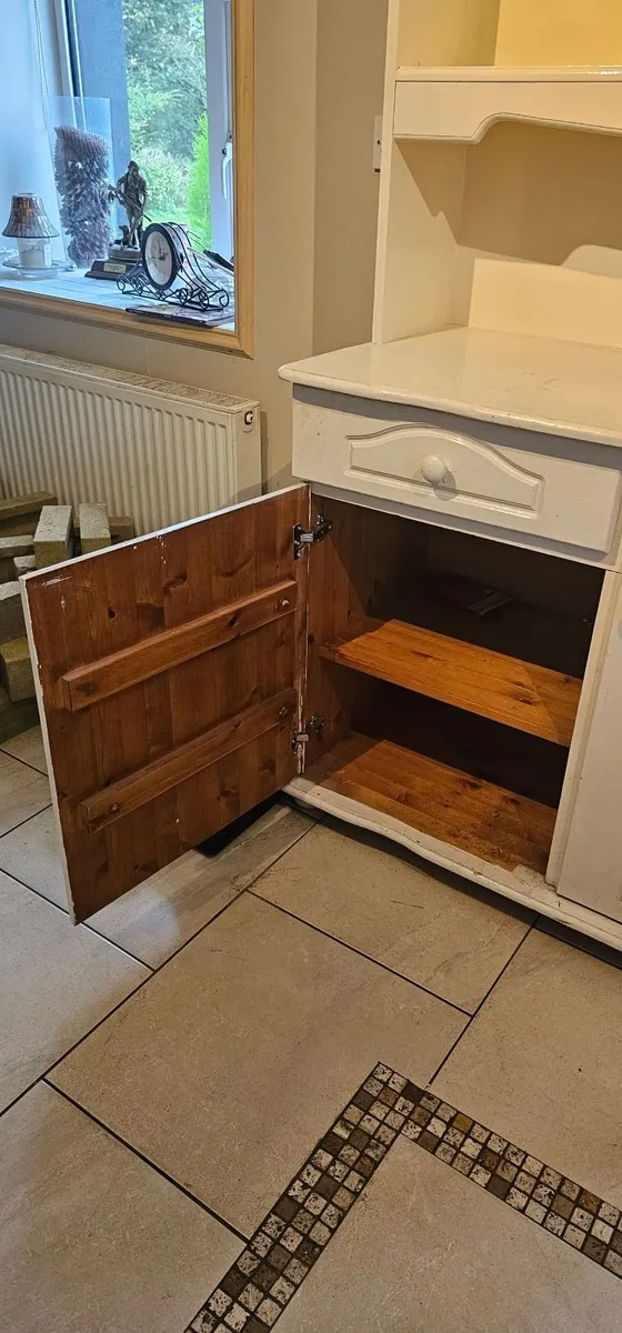 Dresser - Image 2