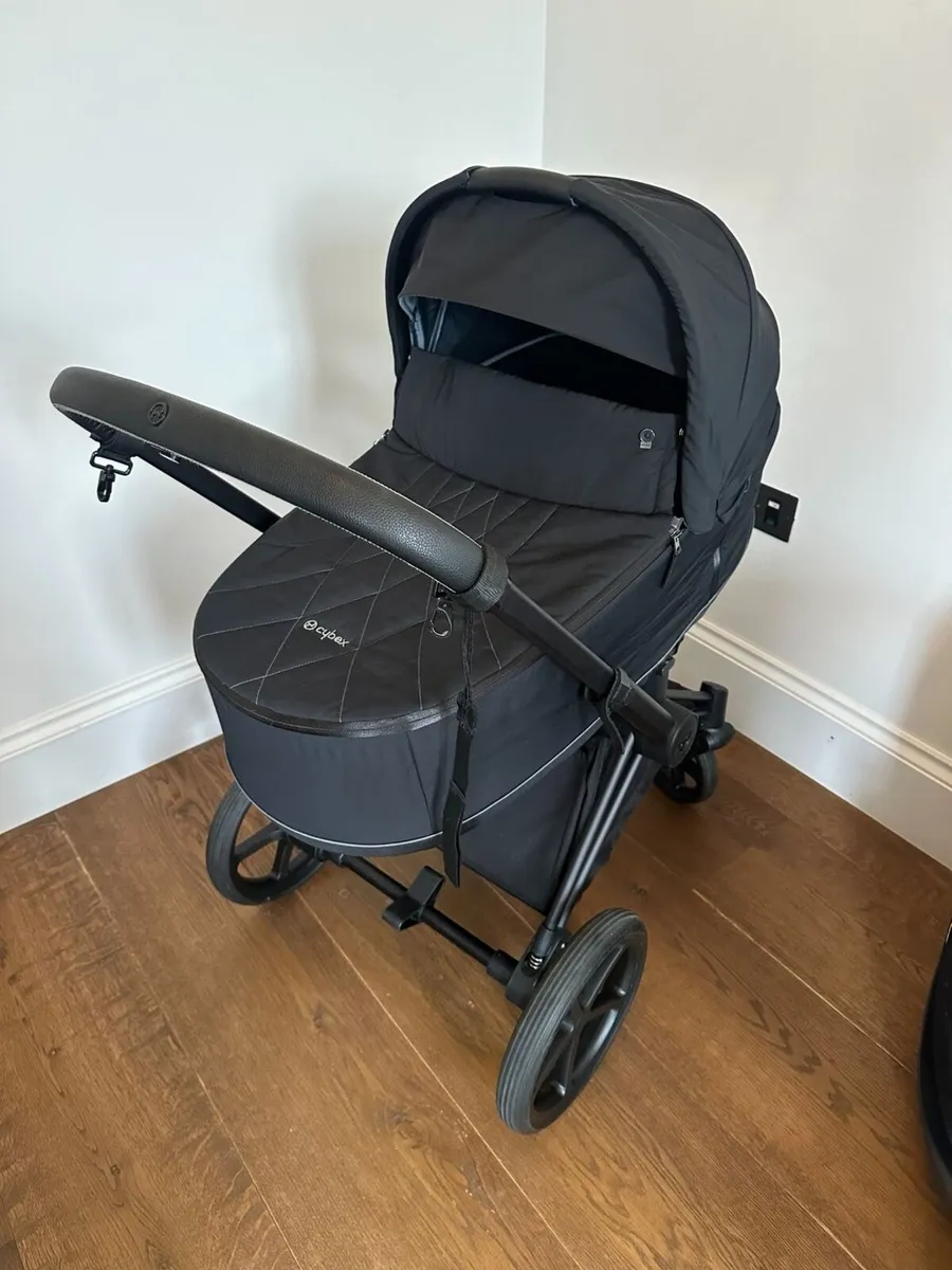 Cybex Priam Complete System – 2no ISOFIX bases - Image 3