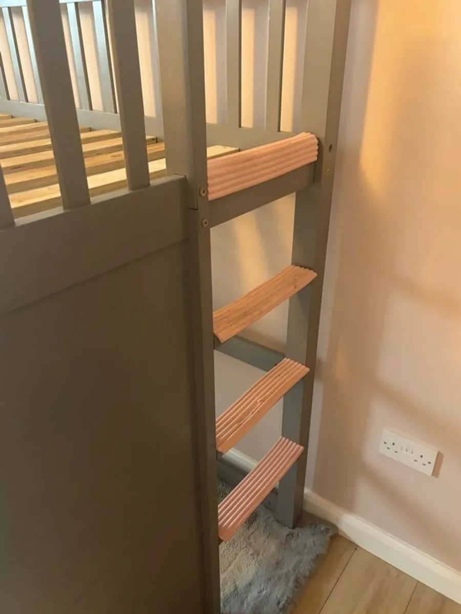 childrens bed - Image 4