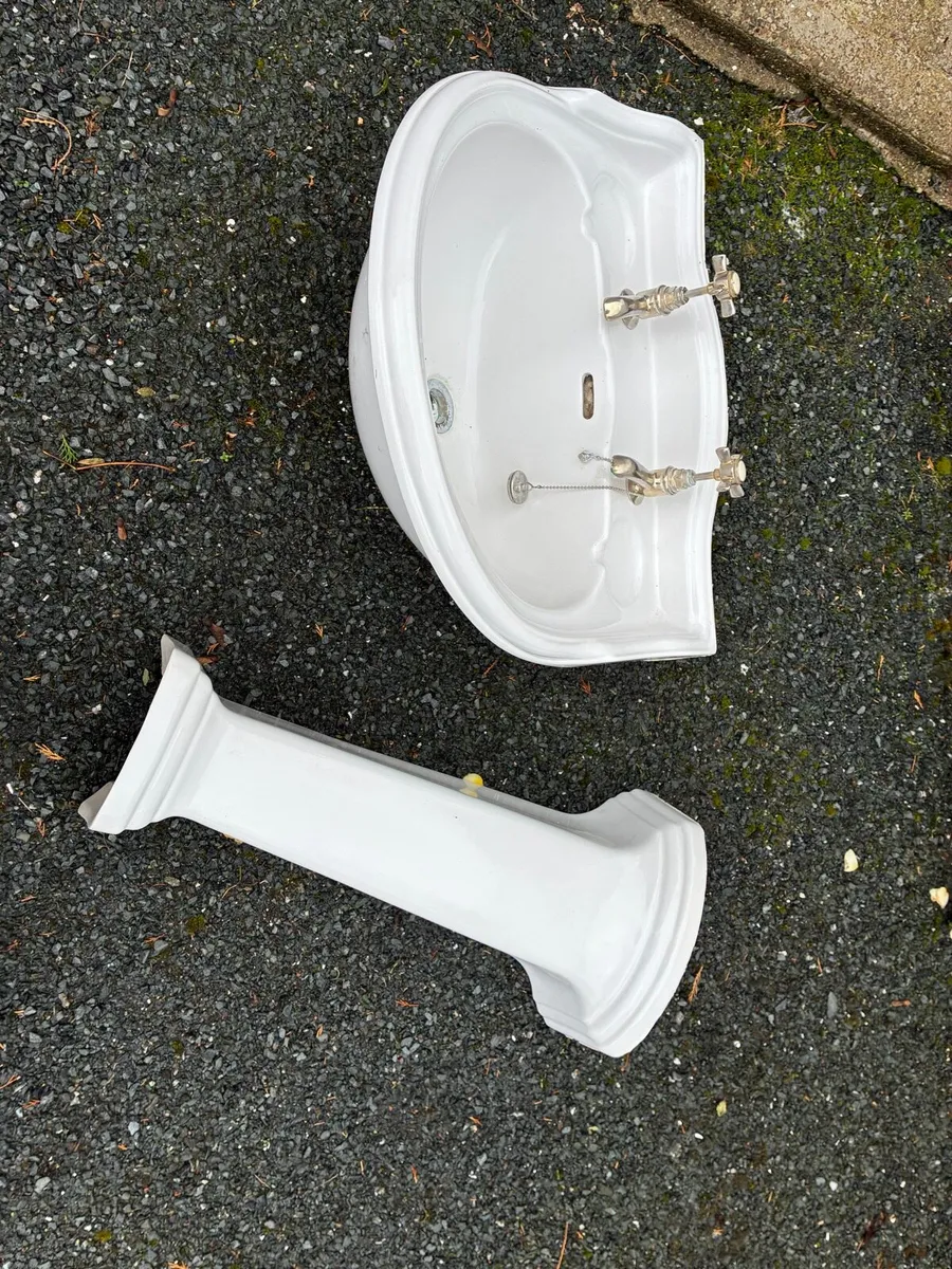 Bathroom basin and pedestal