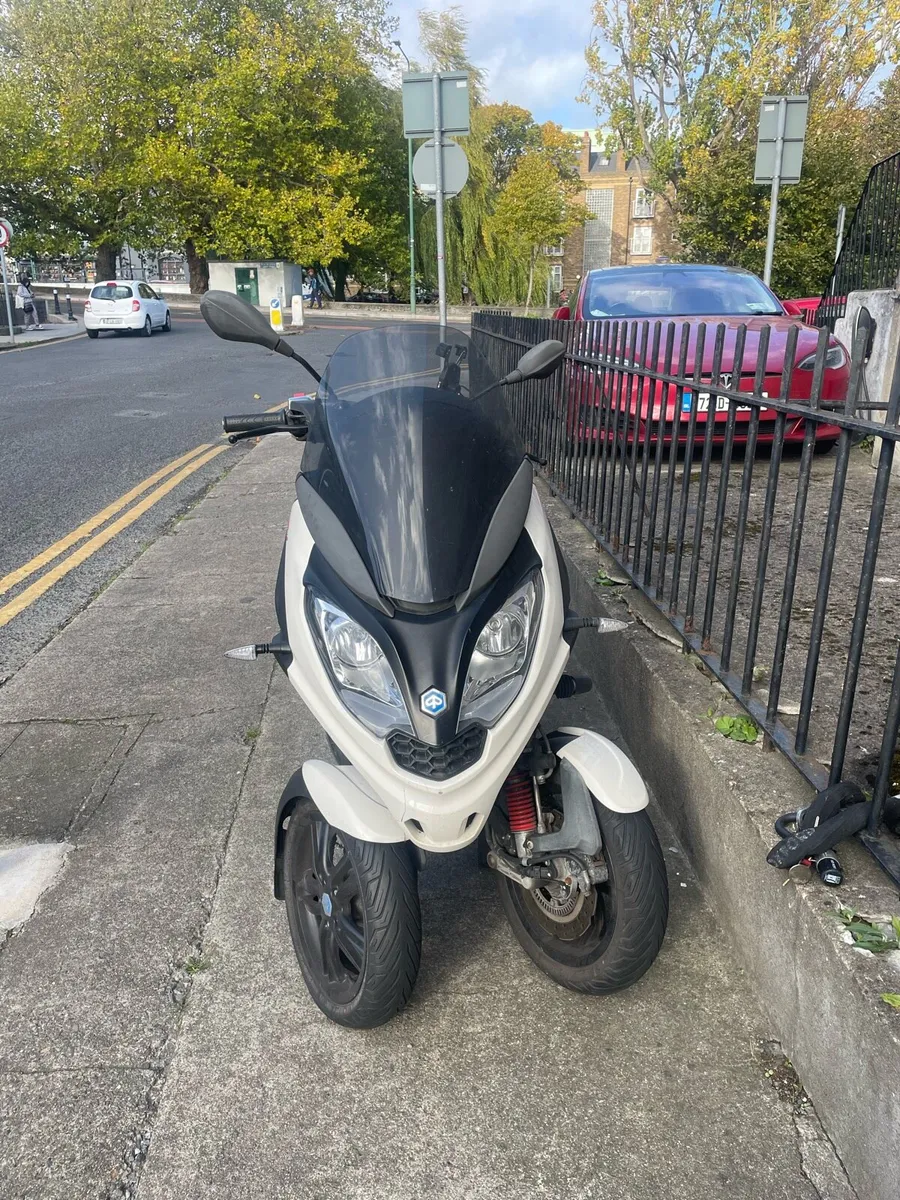 Piaggio MP3 300cc - Image 1