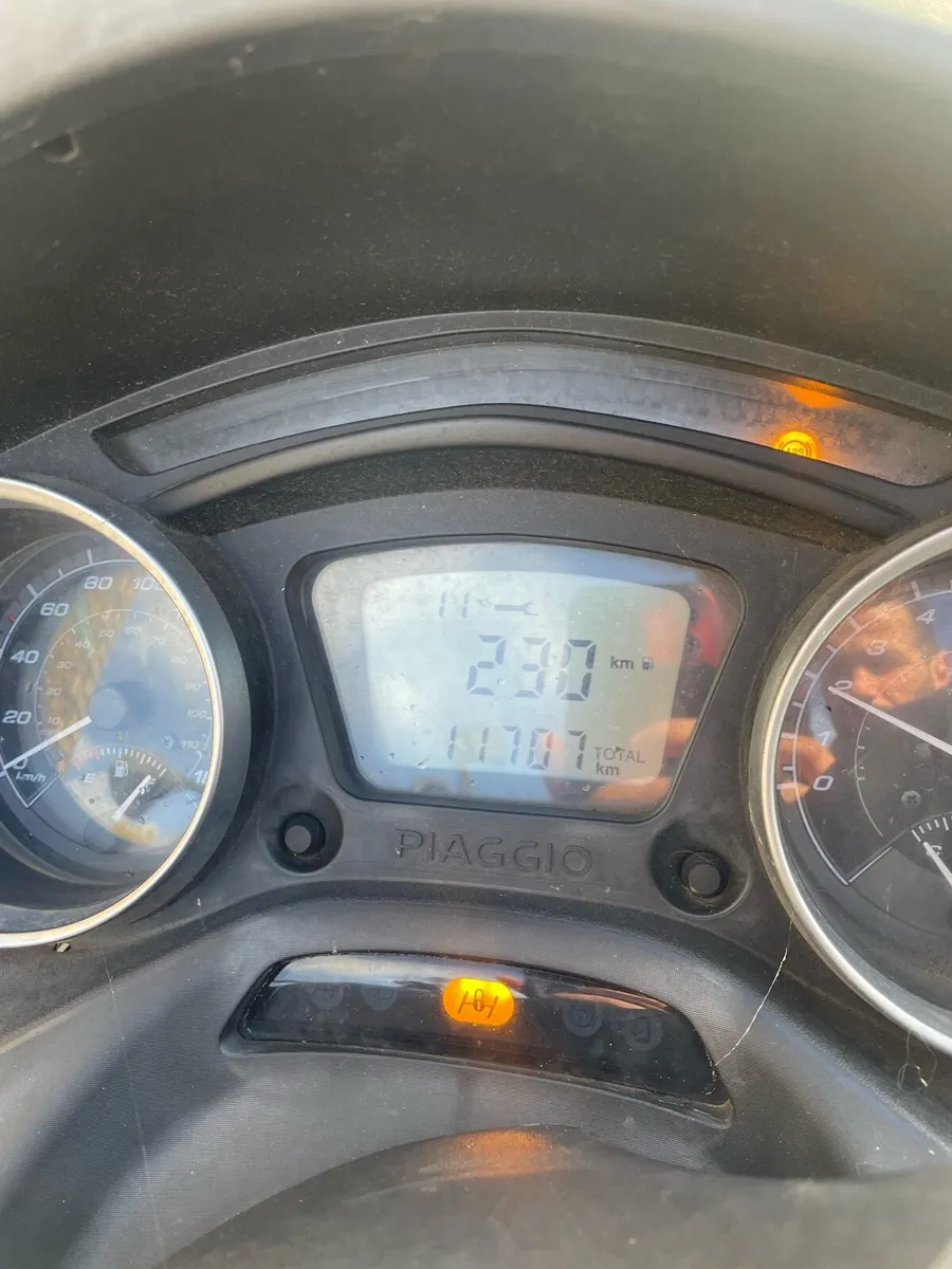 Piaggio MP3 300cc - Image 3