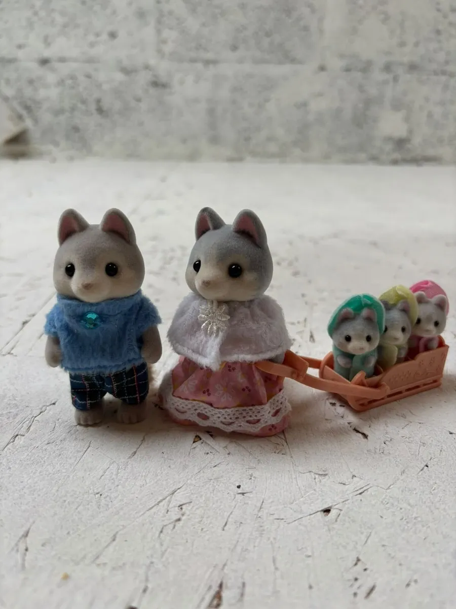 Sylvanian Husky Family - Image 1
