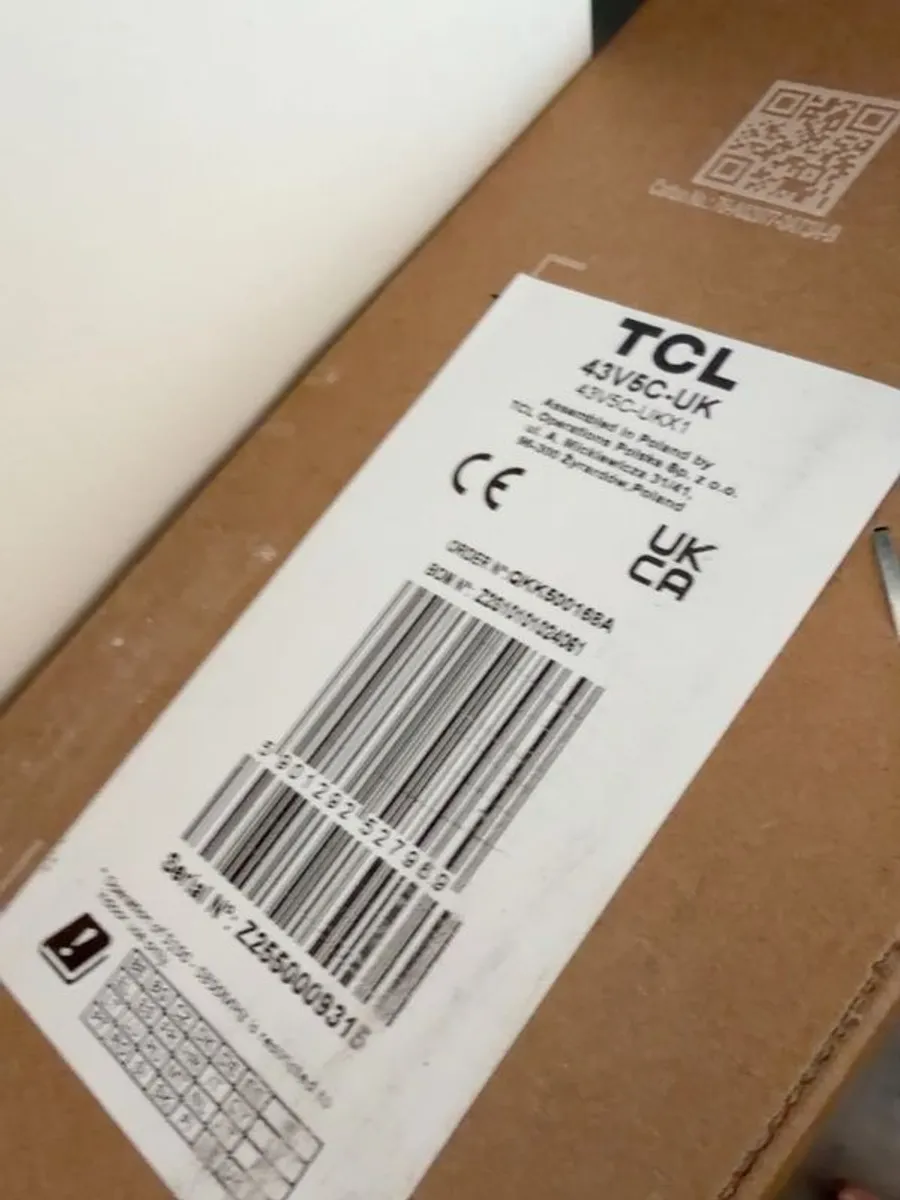 Tcl 43v5c Uk 43 Qled Tv - Image 2