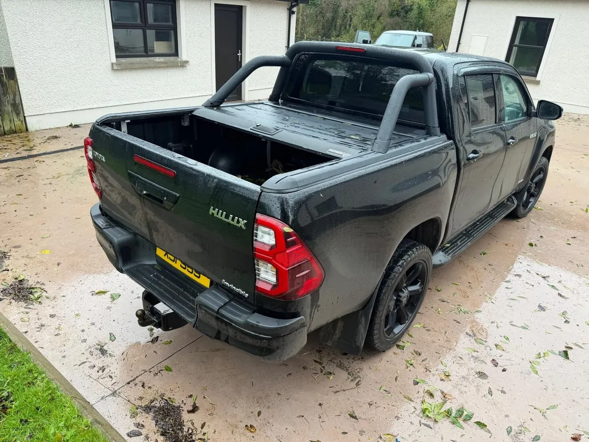 Toyota Hilux 2021 - Image 3