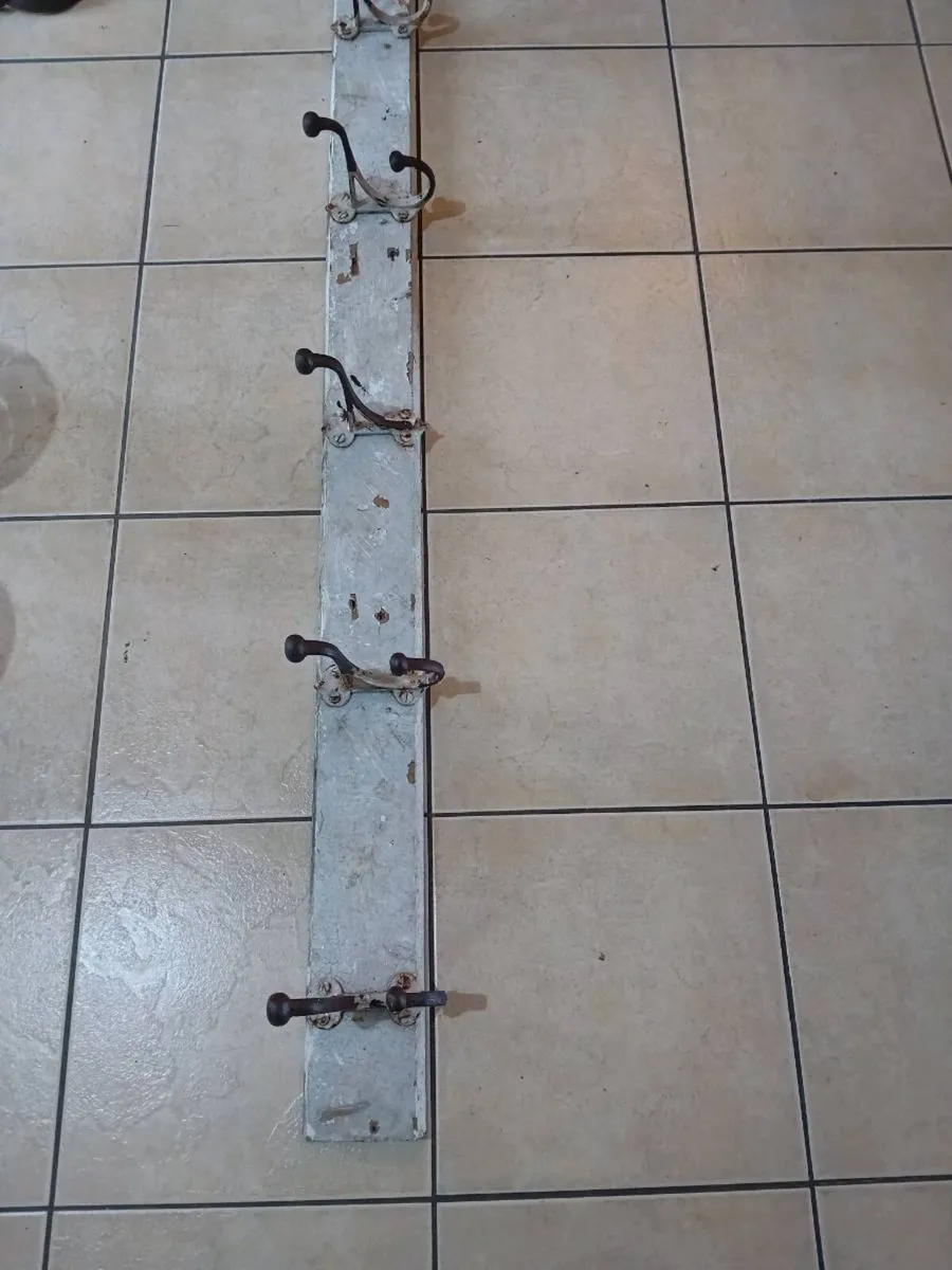ANTIQUE AND COLLECTABLES - Image 1