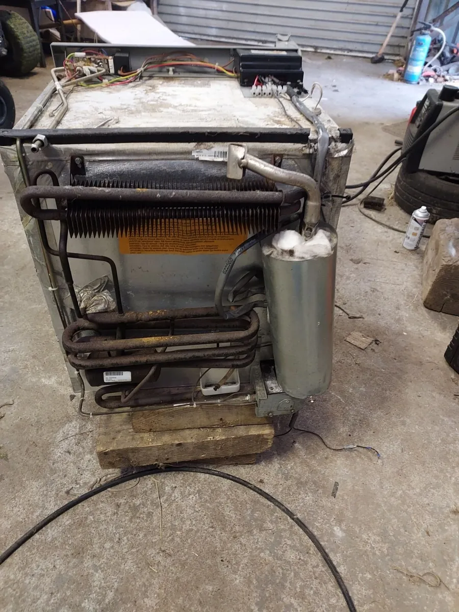Thetford N112 Caravan fridge .parts or repair - Image 4