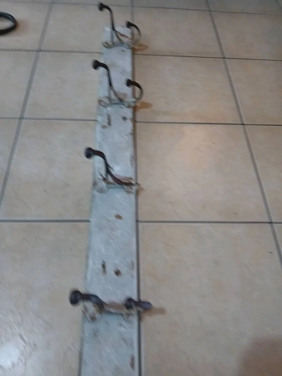 ANTIQUE AND COLLECTABLES - Image 2