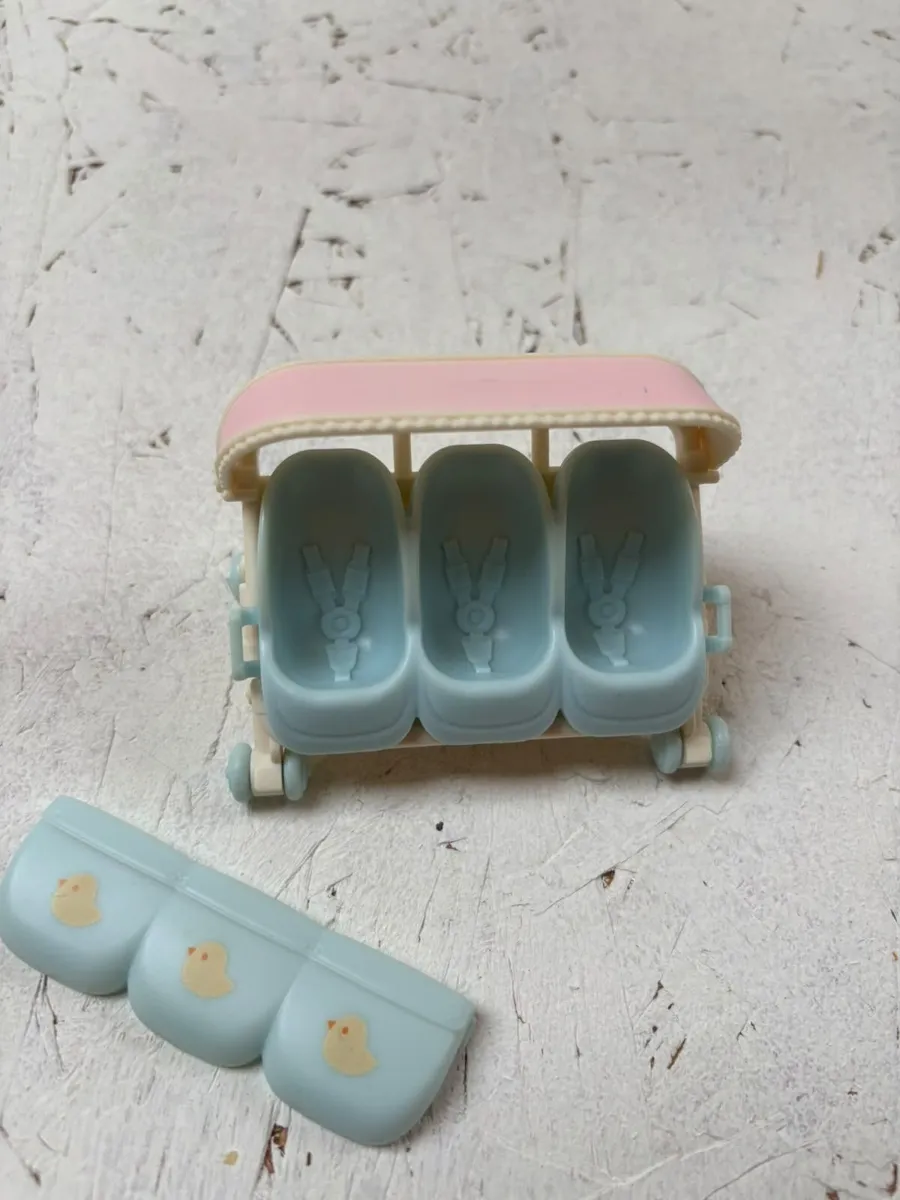 Silvanian Baby Bed & Pushchair - Image 4