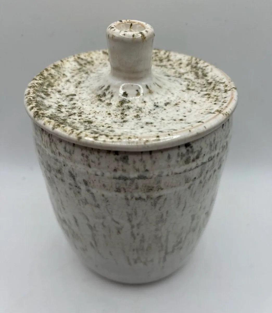 1960s studio pottery Eileen Hansell - Image 1