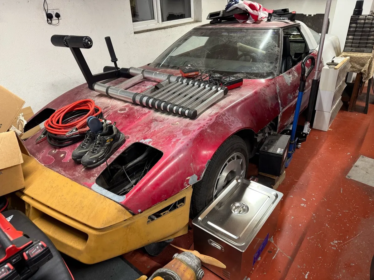Chevrolet corvette - Image 1
