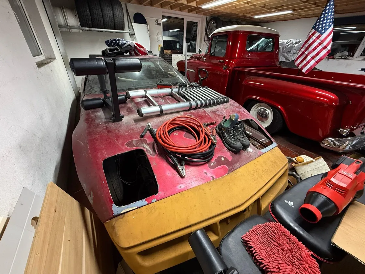 Chevrolet corvette - Image 2