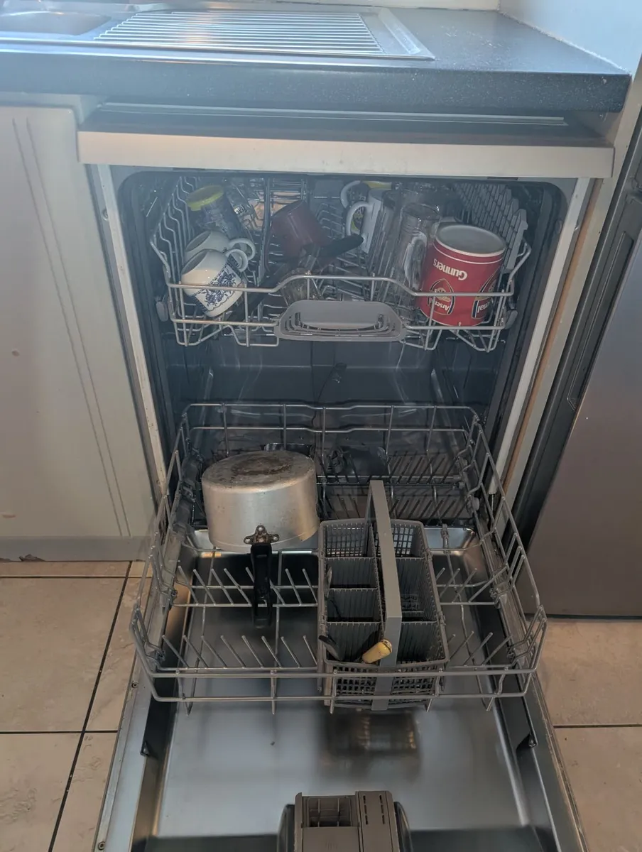 Bosch Serie 2 Dishwasher - Image 2
