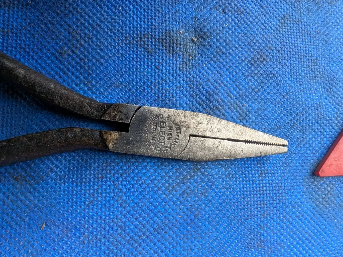 2 Pliers by Lucas Elliot - Image 4