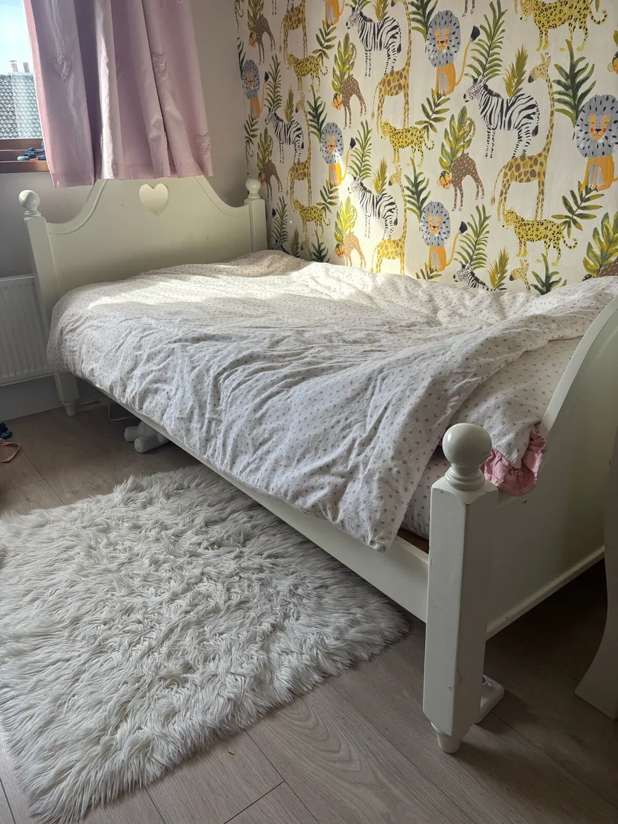 Kids bed - Image 1