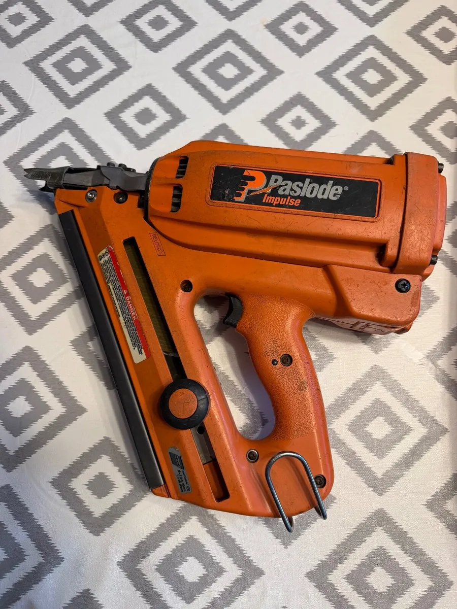 Paslode IM350 nail gun - Image 3