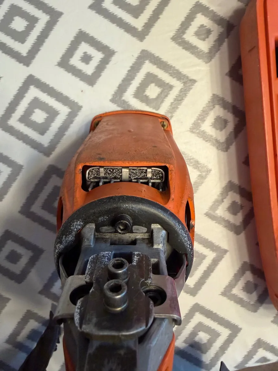 Paslode IM350 nail gun - Image 4