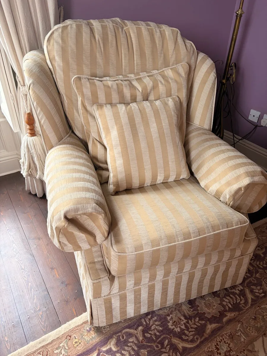 3-Seater Sofa & 2 Matching Armchairs - Image 2