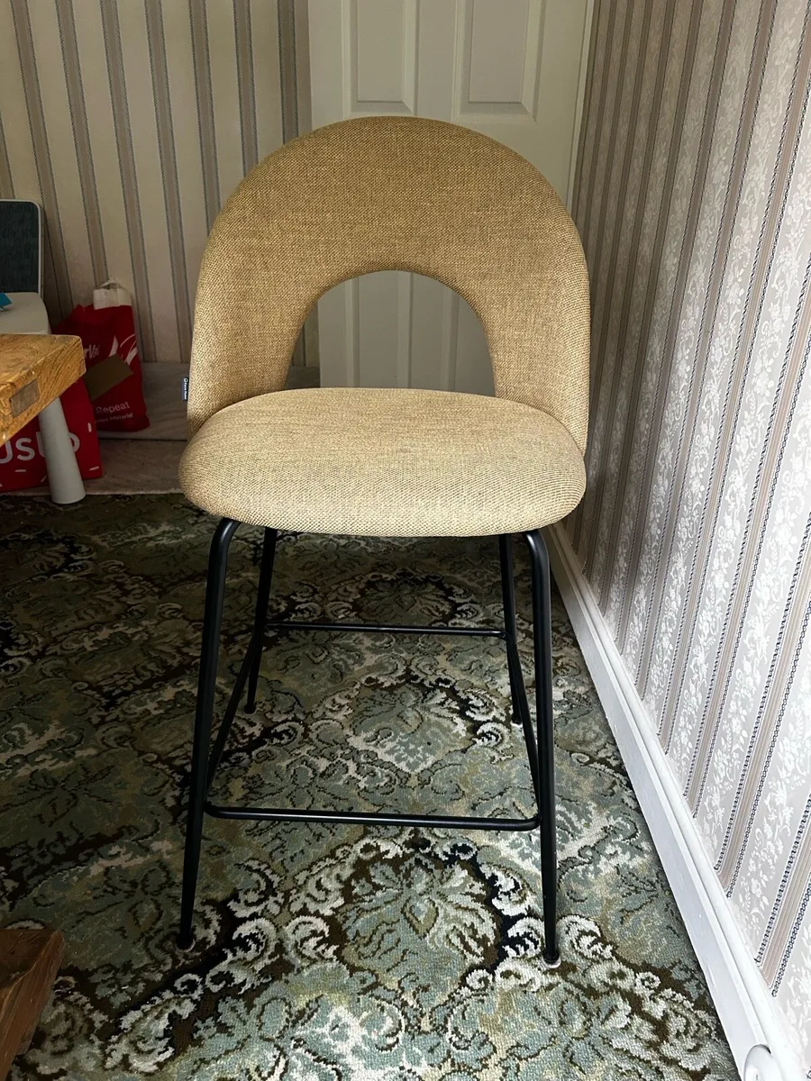 Kave Home Upholstered Bar Stools – Set of 2 - Image 3
