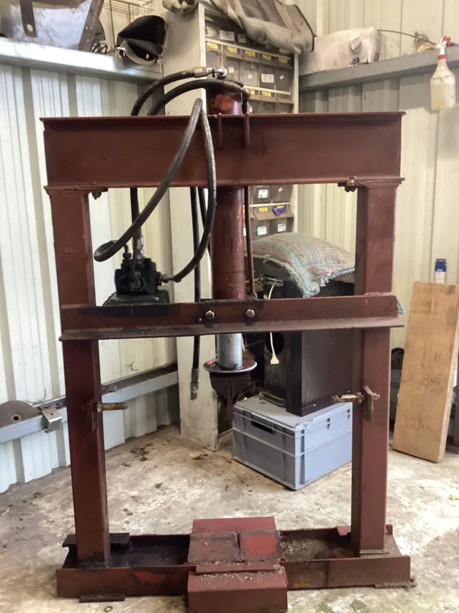 Log splitter