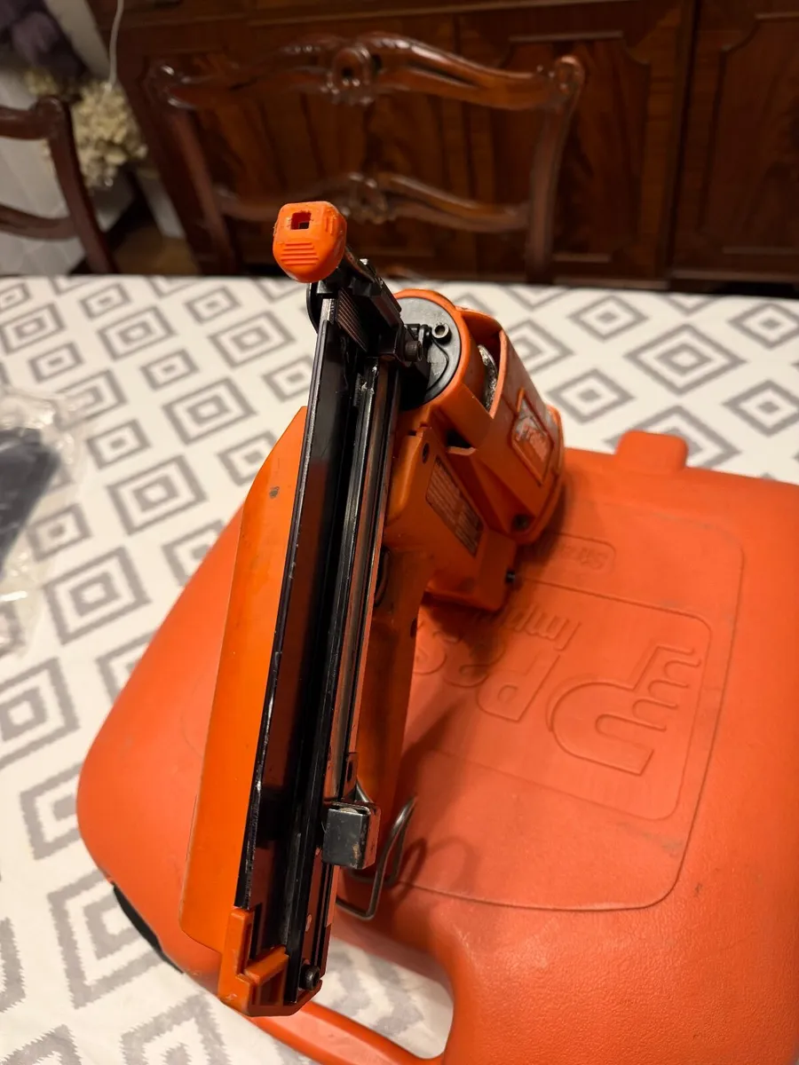 Paslode IM250 2nd fix nail gun for sale - Image 3