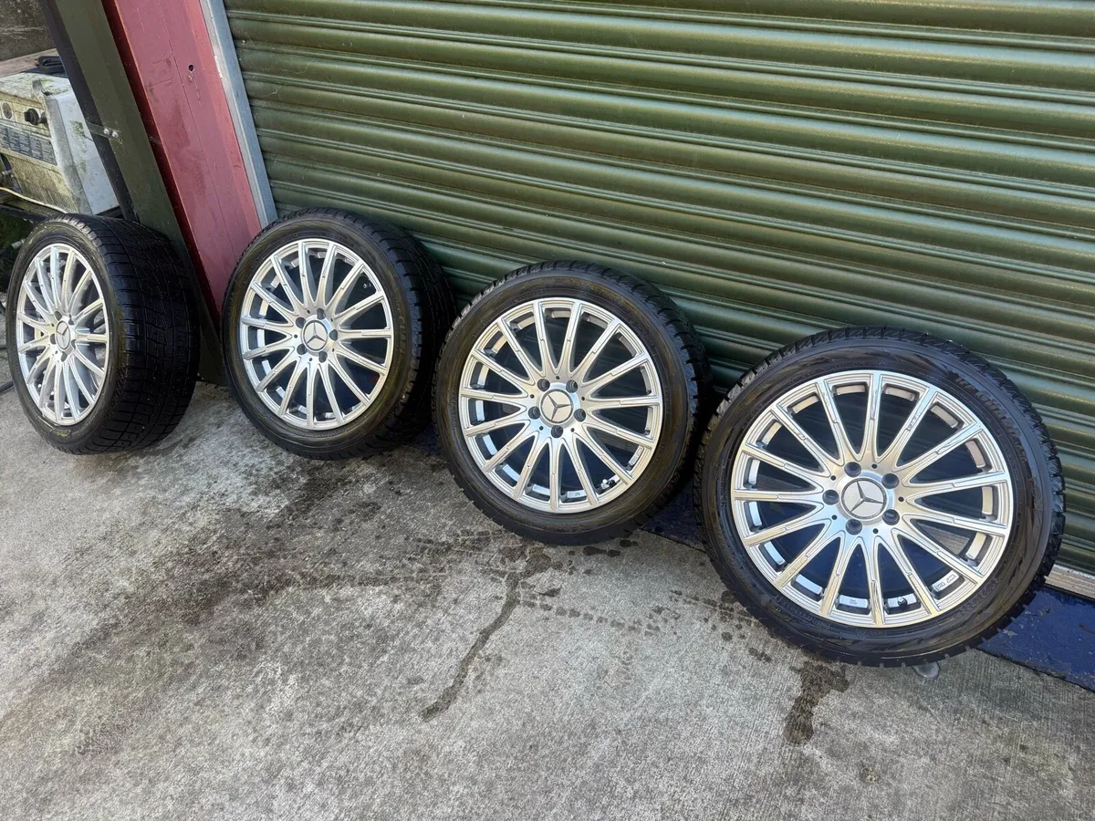 Mercedes 17” alloys brand new tires - Image 1