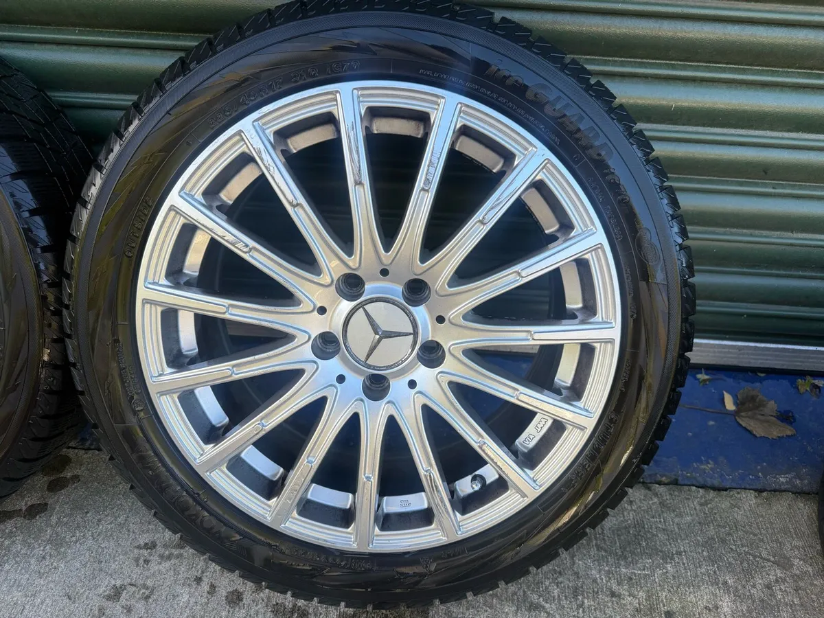 Mercedes 17” alloys brand new tires - Image 2
