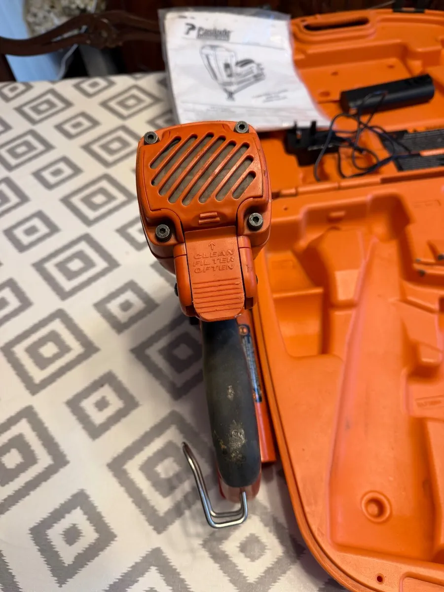 Paslode IM250A angled 2nd fix nail gun - Image 4