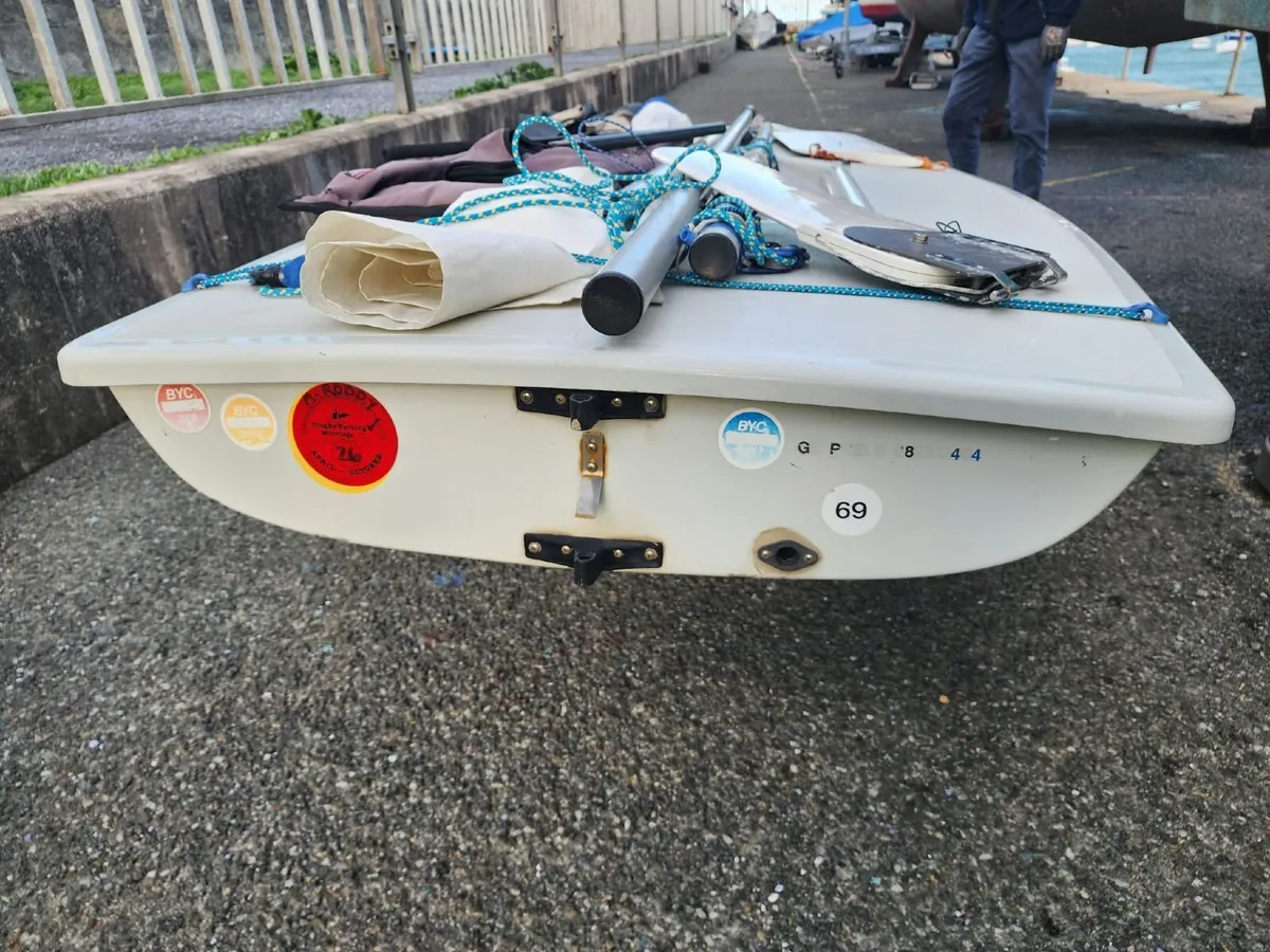 Laser sailboat - Image 4
